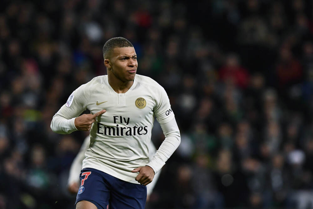 普斯卡什逝世19周年，皇马官网发文缅怀：队史最伟大的射手之一